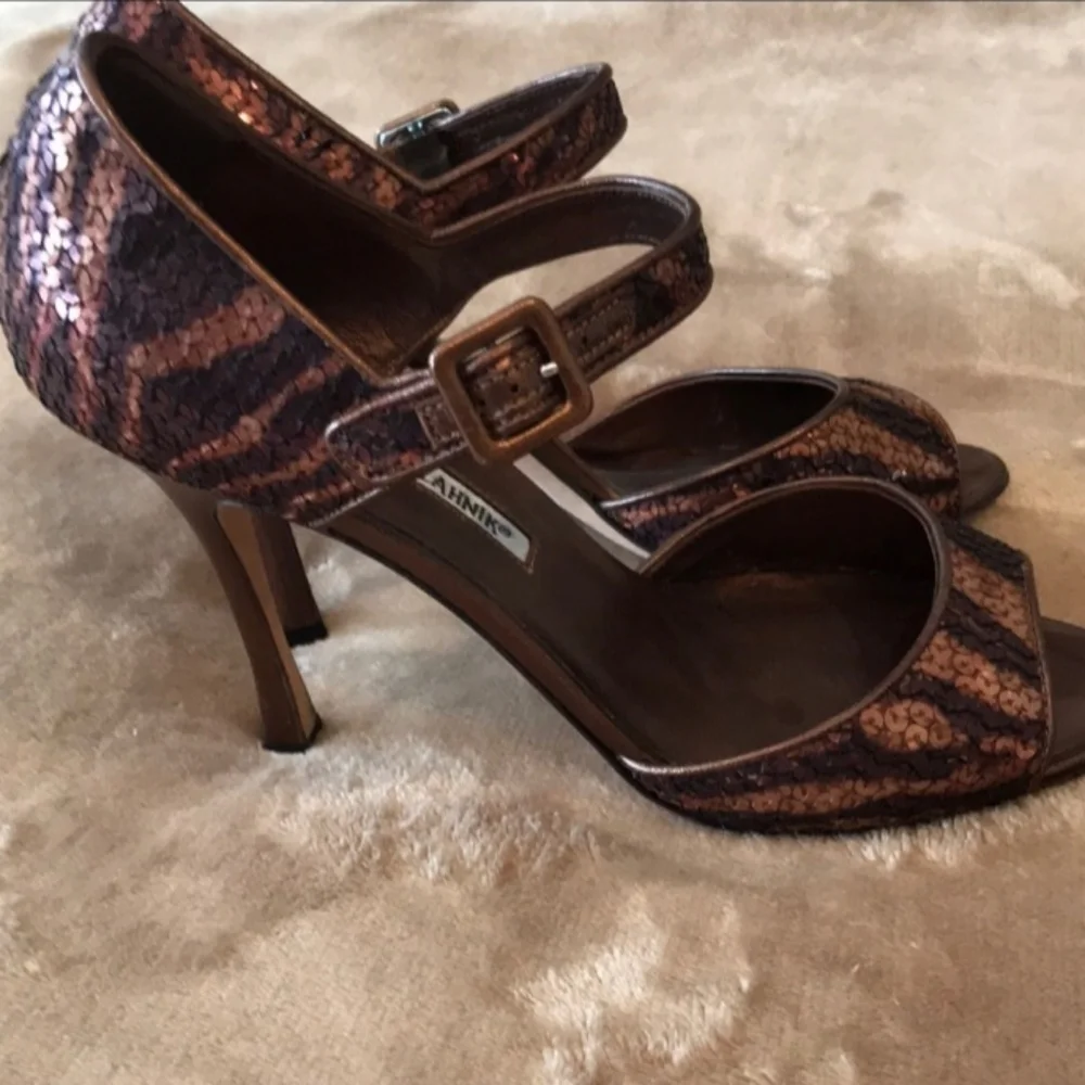 MANOLO BLAHNIK Bronze Sequin CALDO Mary Jane SANDALS SHOES Size 39.5 - Picture 3 of 6